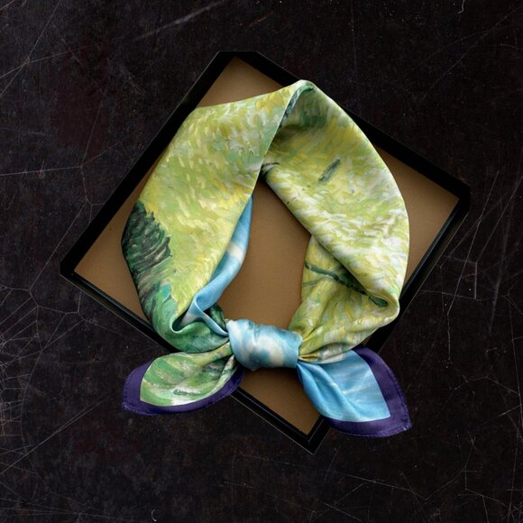 Brand new silk scarf - Picture 1 of 2